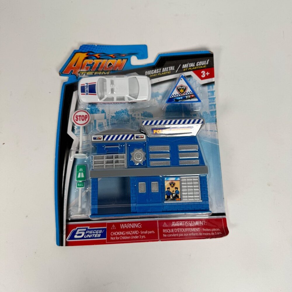 Action Team Police Station Playset‎ Diecast Police Car & Street Signs 5 Piece